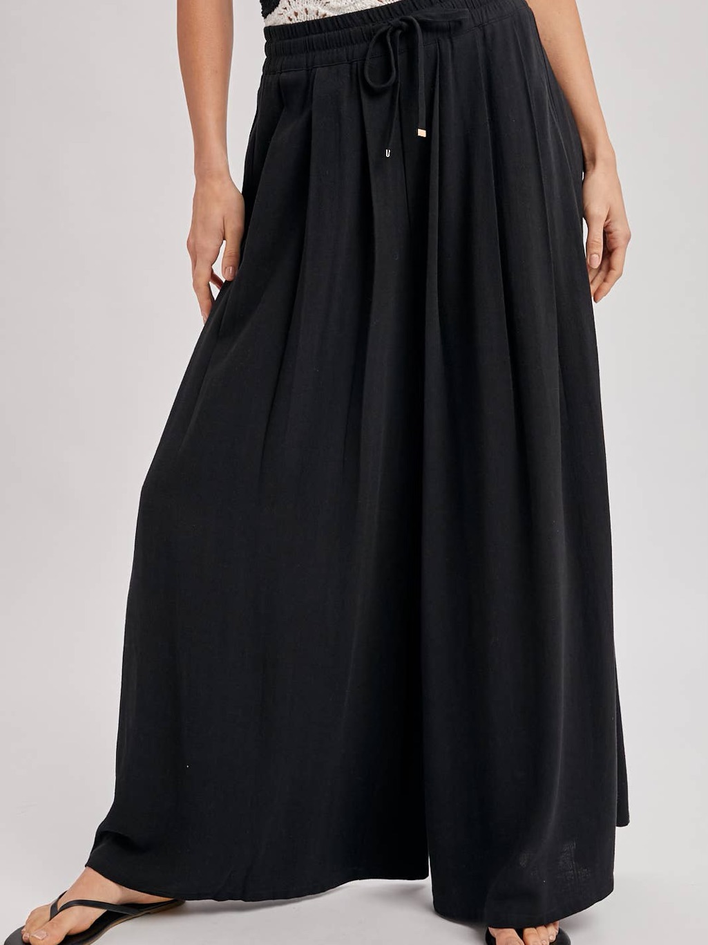 Bluivy Black Wide-Leg Drawstring Palazzo Pants - Medium